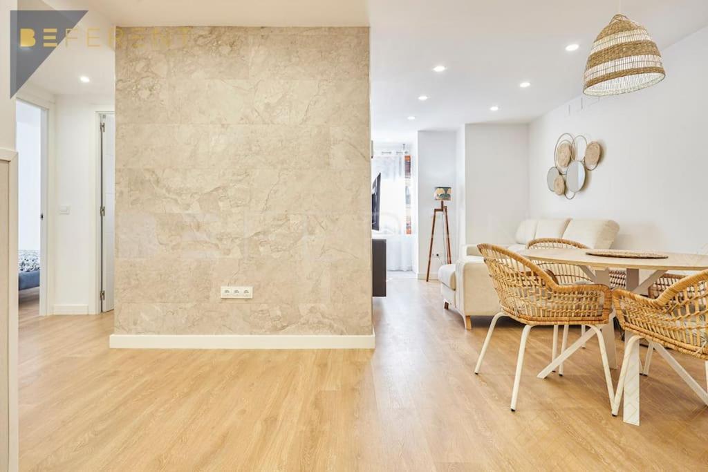 Beferent Plaza San Cristobal Apartment Alicante Bagian luar foto