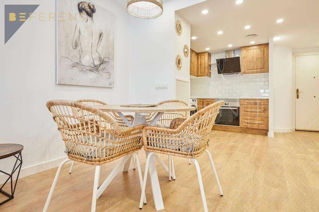 Beferent Plaza San Cristobal Apartment Alicante Bagian luar foto