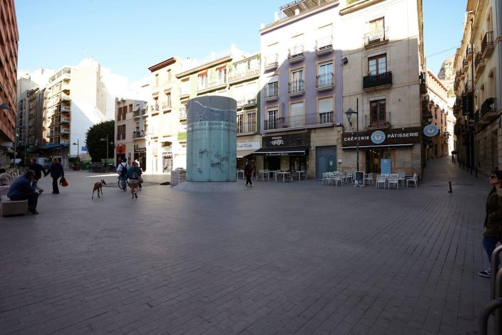 Beferent Plaza San Cristobal Apartment Alicante Bagian luar foto