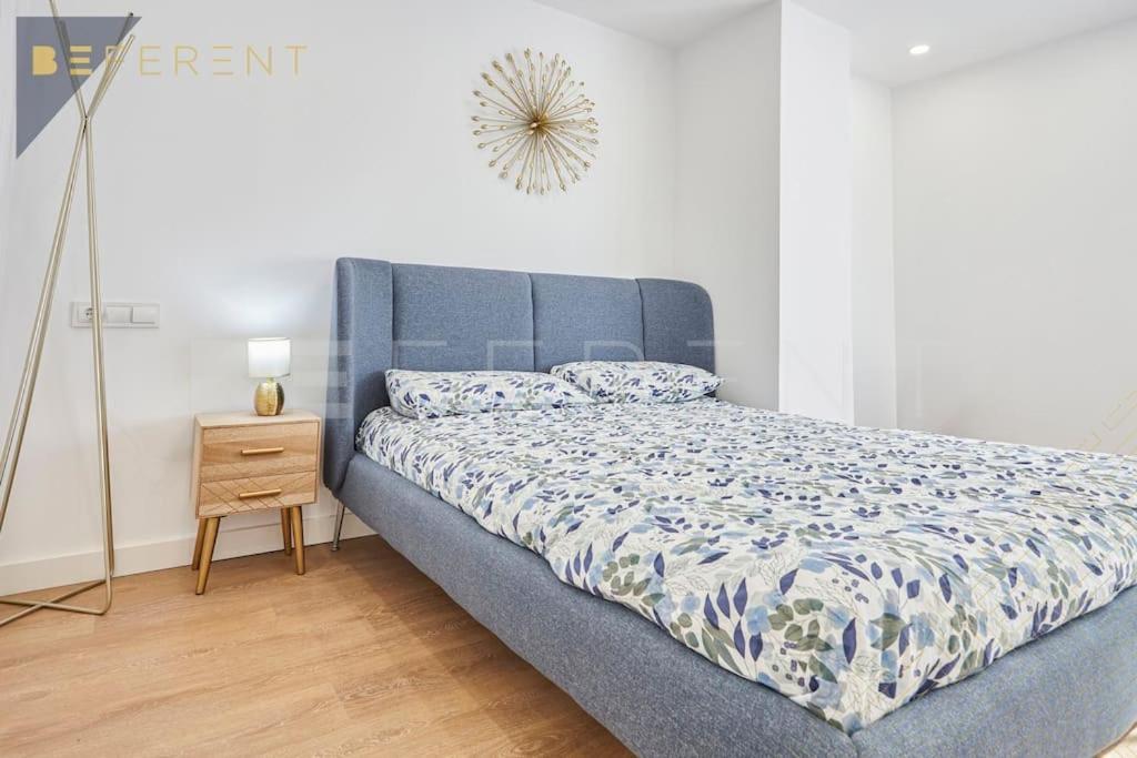 Beferent Plaza San Cristobal Apartment Alicante Bagian luar foto