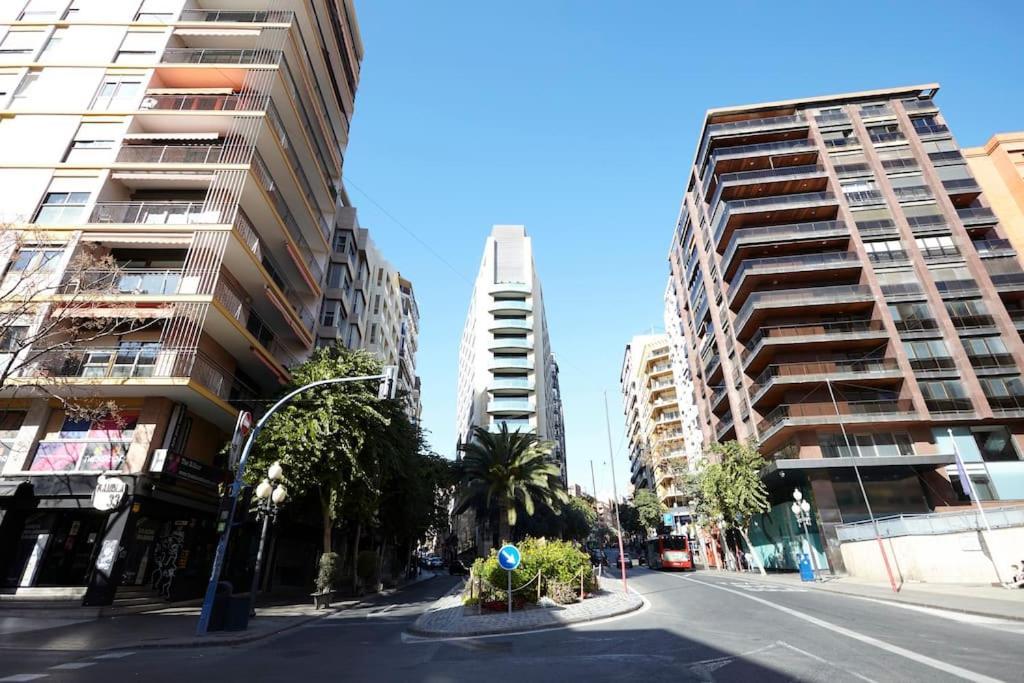 Beferent Plaza San Cristobal Apartment Alicante Bagian luar foto